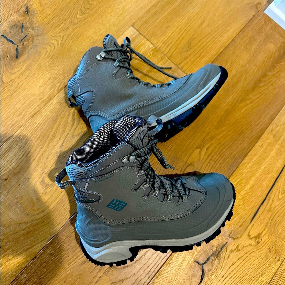 COLUMBIA Waterproof Winter Boots Women’s size 8
